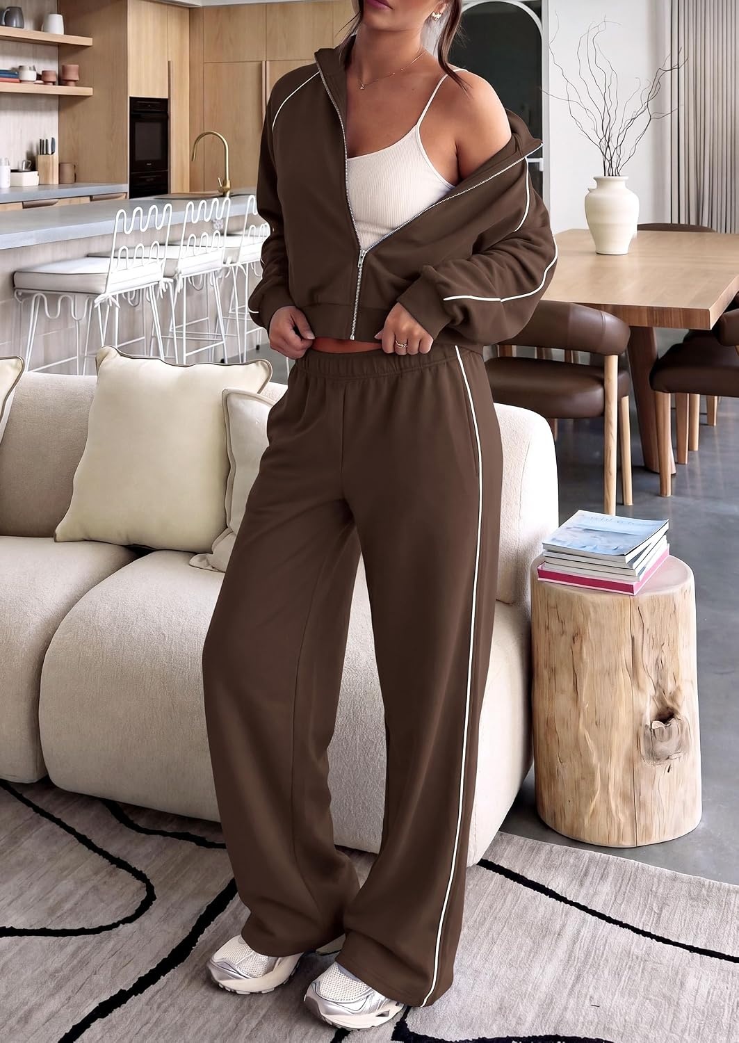 image:imagePRETTYGARDEN Womens 2 Piece Sweat Set Casual Fall OutfitsBrown