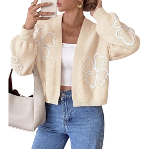PRETTYGARDEN Women’s Floral Oversized Cardigan Sweaters Trendy Fall Outfits(Beige)
